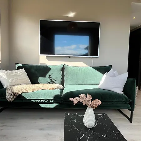 Affordable Luxury - River Views - Daire *