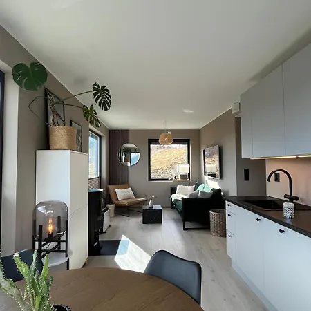 Affordable Luxury - River Views - Voss